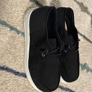 Black platform boat shoe